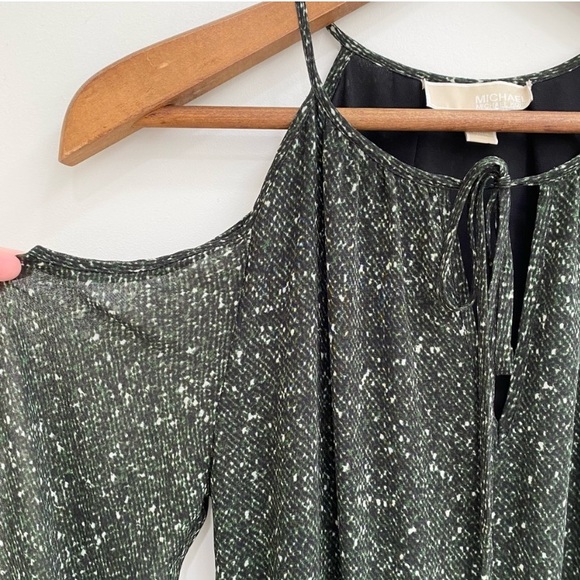 Michael Kora Dark Green Pleated Dress - Picture 4 of 4